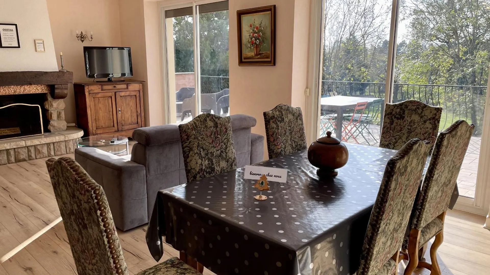 Chez Bon Et Mone Villa Onet-le-Chateau 0*,  France